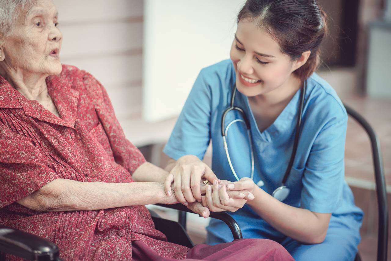 การดูแลผู้สูงอายุและผู้ป่วยที่ Nest Nursing Home